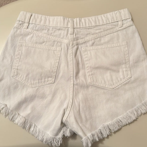 HIGEST RISE SHORTS | WHITE - Picture 2 of 5